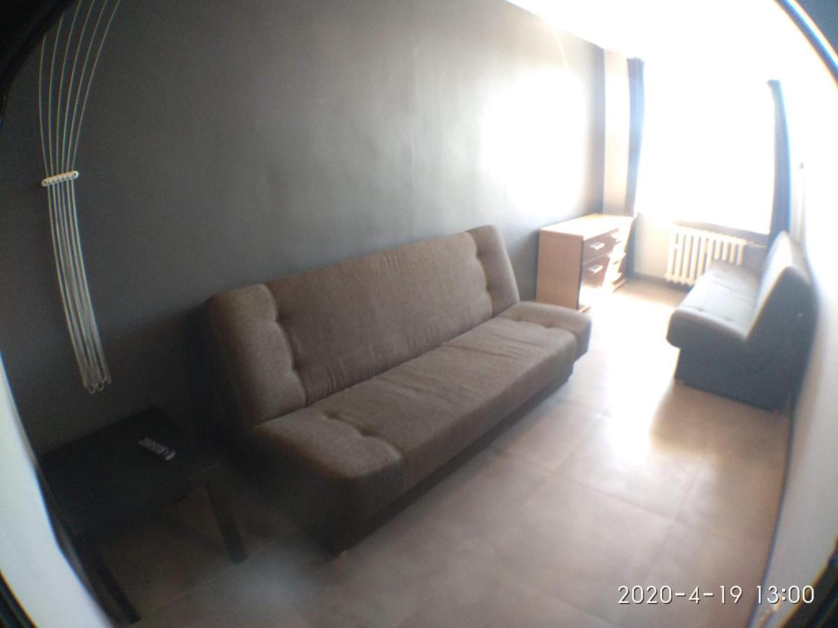 2120 Przyjazni 4 - Tanie Pokoje - Samodzielne Zameldowanie - Self Check In Poznan Bagian luar foto