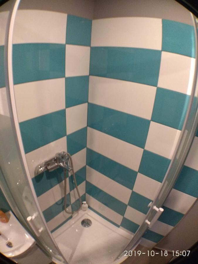 2120 Przyjazni 4 - Tanie Pokoje - Samodzielne Zameldowanie - Self Check In Poznan Bagian luar foto