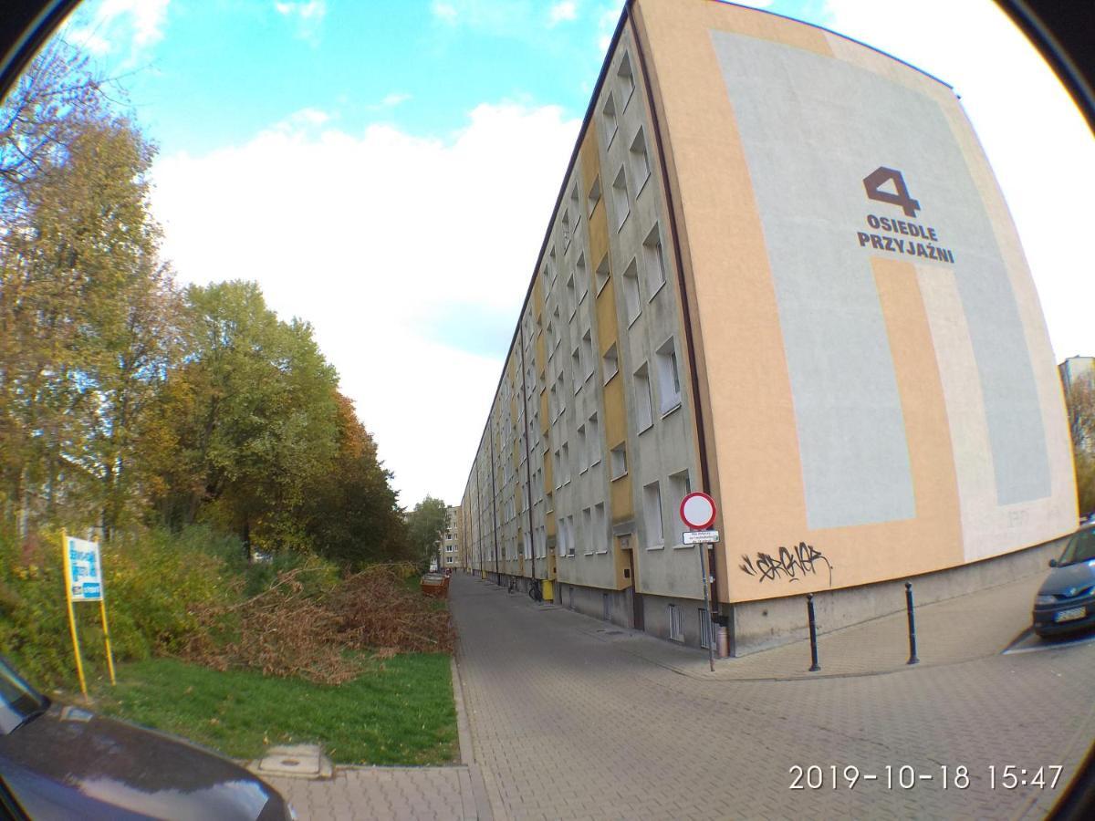 2120 Przyjazni 4 - Tanie Pokoje - Samodzielne Zameldowanie - Self Check In Poznan Bagian luar foto