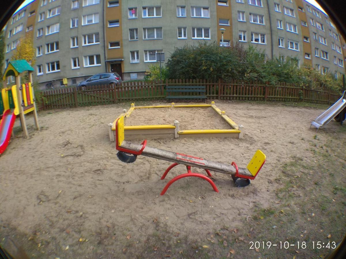 2120 Przyjazni 4 - Tanie Pokoje - Samodzielne Zameldowanie - Self Check In Poznan Bagian luar foto
