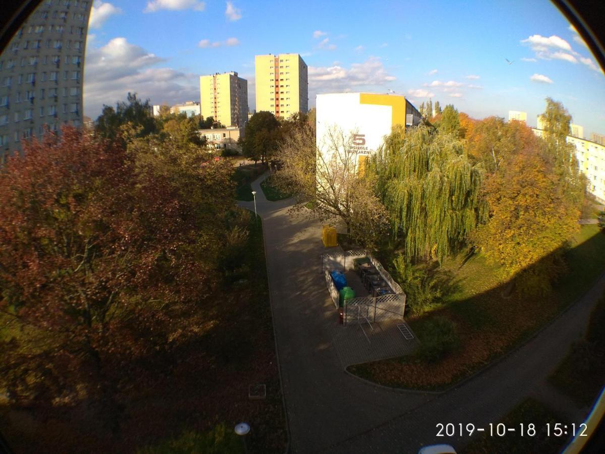 2120 Przyjazni 4 - Tanie Pokoje - Samodzielne Zameldowanie - Self Check In Poznan Bagian luar foto