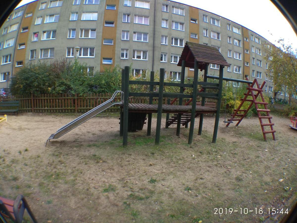 2120 Przyjazni 4 - Tanie Pokoje - Samodzielne Zameldowanie - Self Check In Poznan Bagian luar foto