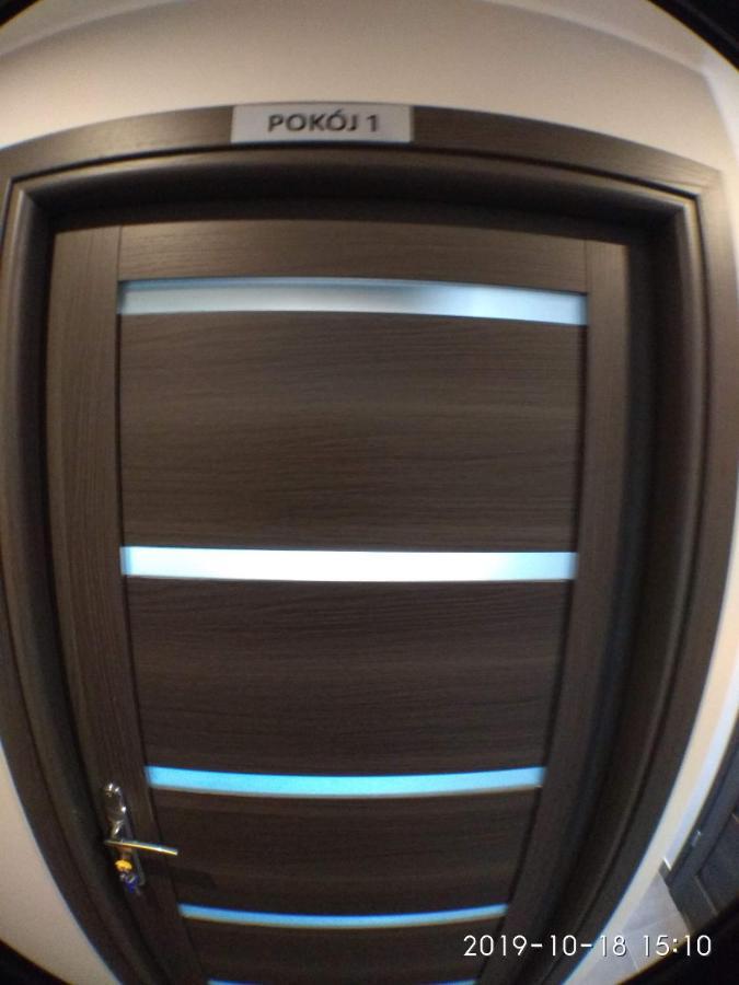 2120 Przyjazni 4 - Tanie Pokoje - Samodzielne Zameldowanie - Self Check In Poznan Bagian luar foto