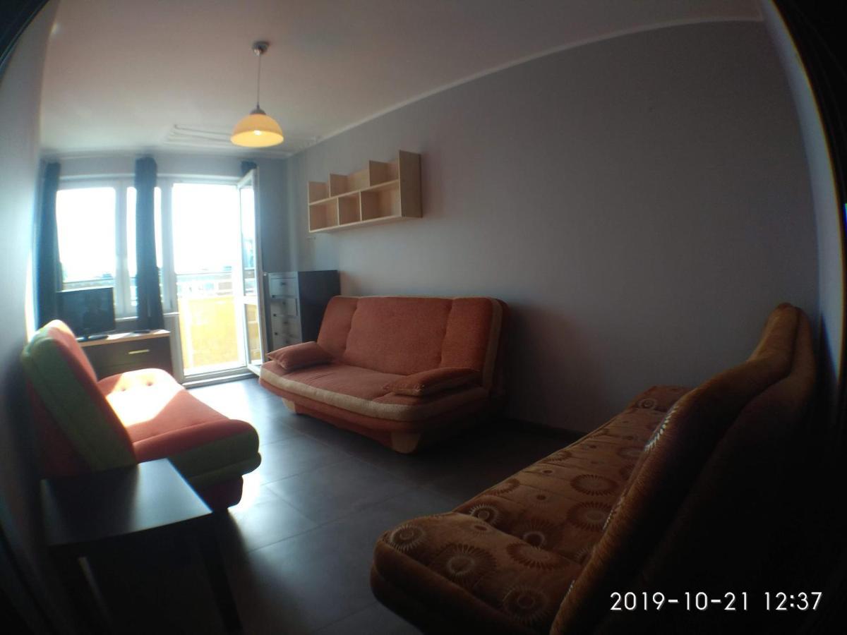 2120 Przyjazni 4 - Tanie Pokoje - Samodzielne Zameldowanie - Self Check In Poznan Bagian luar foto