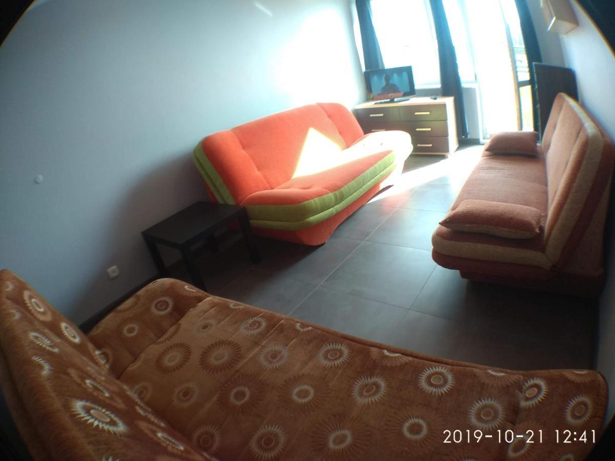 2120 Przyjazni 4 - Tanie Pokoje - Samodzielne Zameldowanie - Self Check In Poznan Bagian luar foto